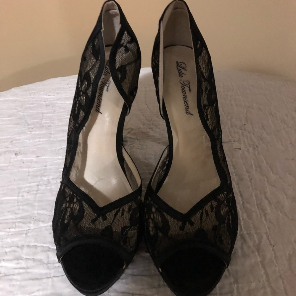 Black Lace Lulu Townsend heels